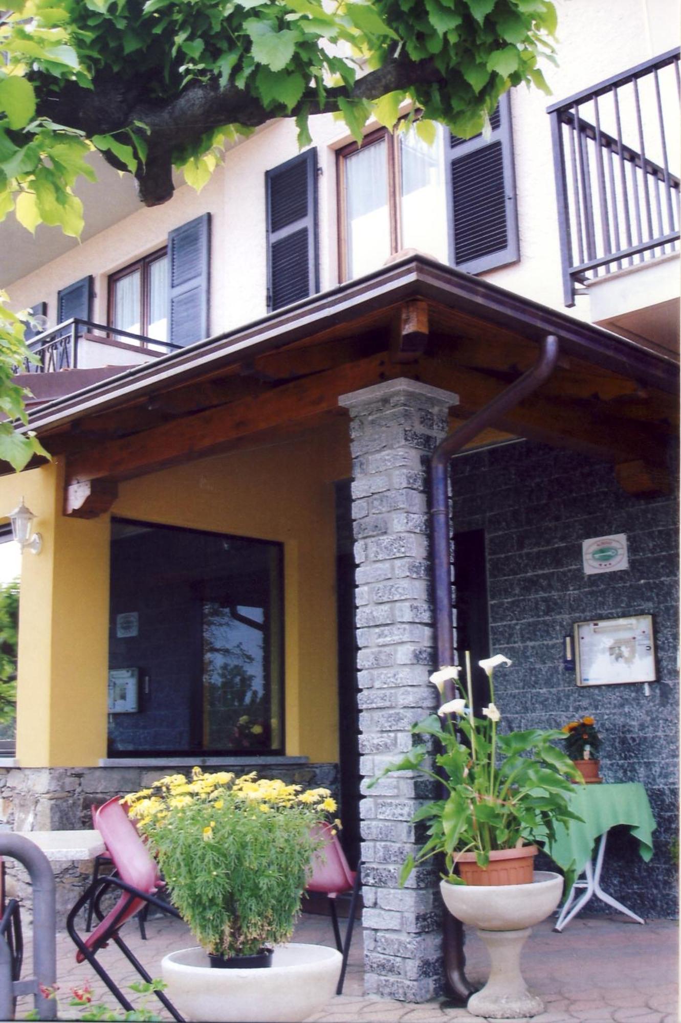 Hotel La Capannina Massino Visconti ภายนอก รูปภาพ