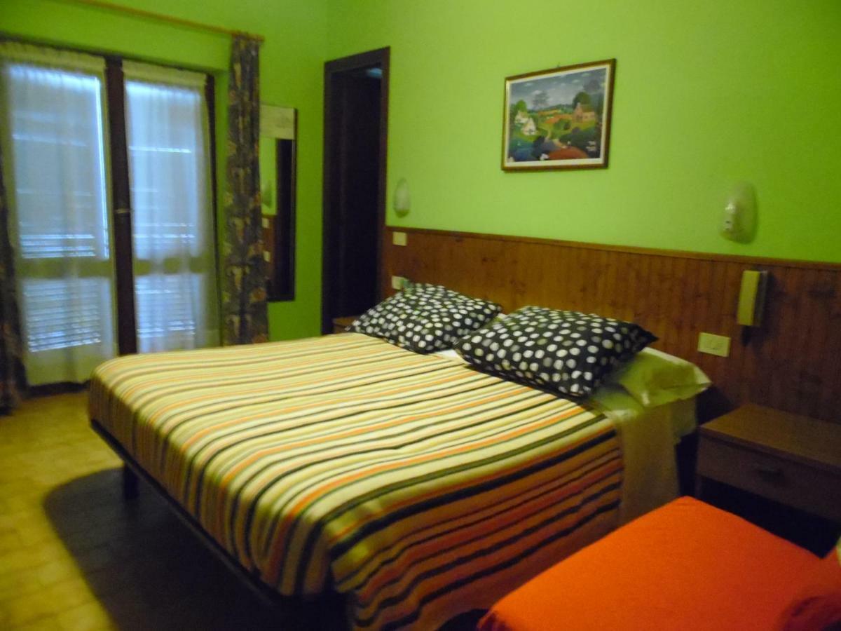 Hotel La Capannina Massino Visconti ภายนอก รูปภาพ