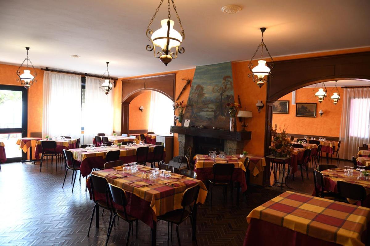 Hotel La Capannina Massino Visconti ภายนอก รูปภาพ